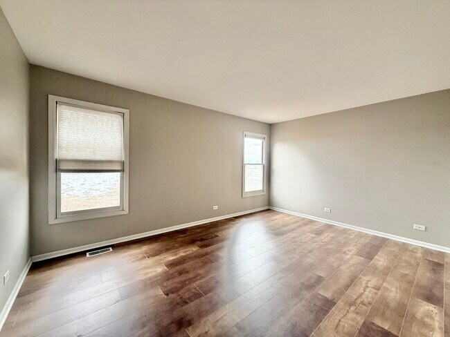 Building Photo - 2884 Riverstone Ct