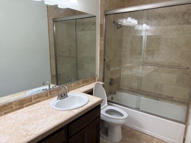 Building Photo - Beautiful Camarillo Townhome