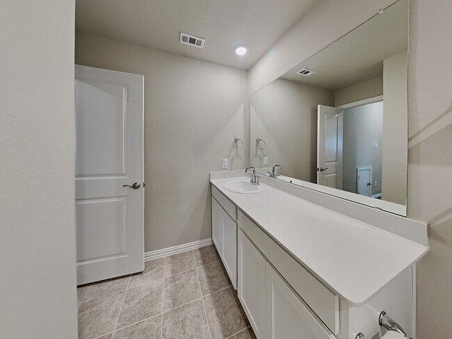 Building Photo - 5533 Baker Creek Rd