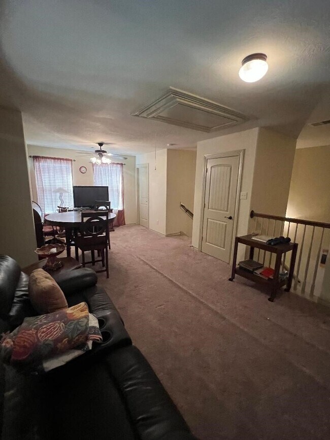 Building Photo - 3419 Selene Dr