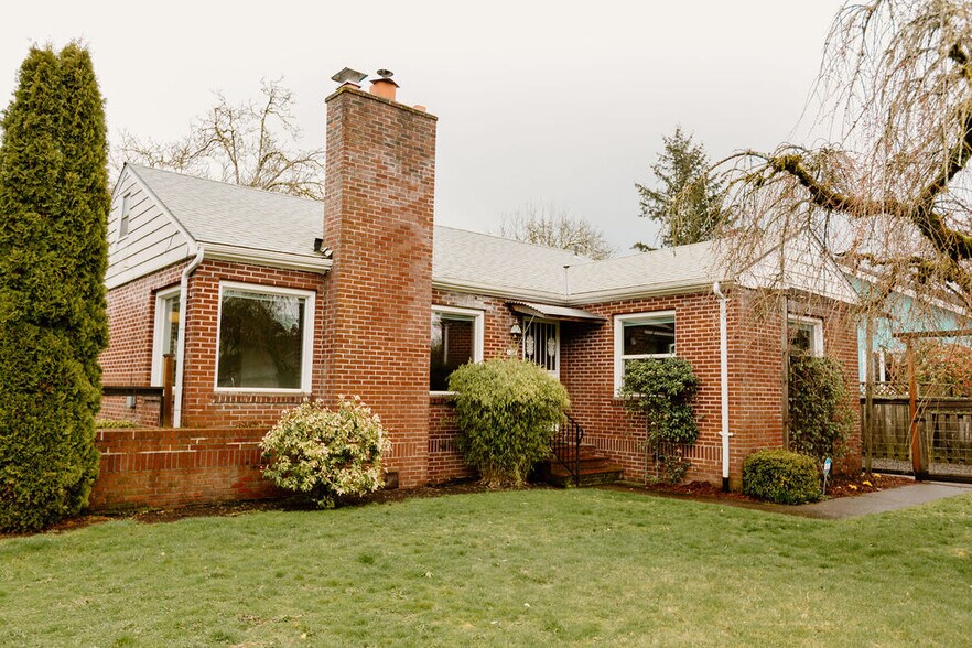 Building Photo - 3200 SE 78TH AVE