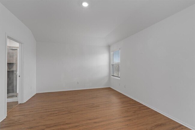 Building Photo - 245 Salt Springs Rd