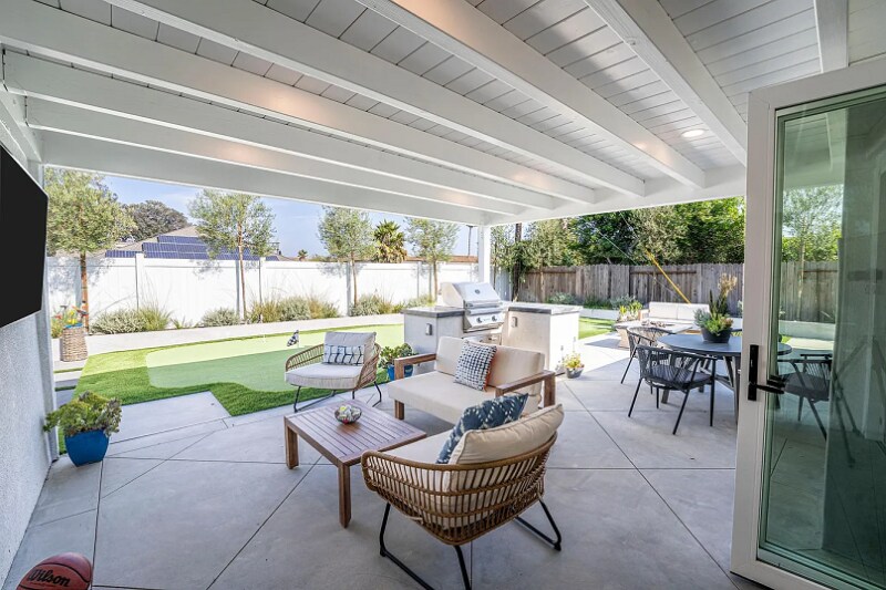 Building Photo - 2858 Drake Ave