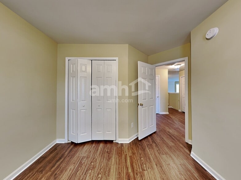 Building Photo - 5536 Keowee Way