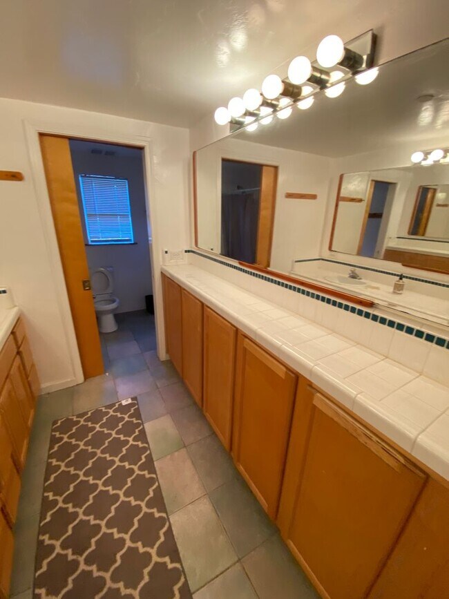 Building Photo - 6536 Del Playa Dr