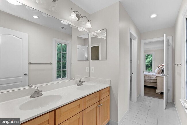 Building Photo - 20589 Myers Pl
