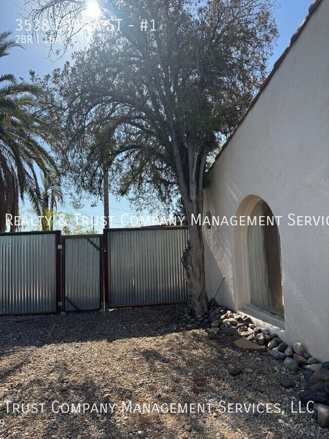 Building Photo - 3538 E Pima St