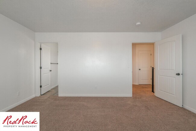 Building Photo - 2801 E 450 N