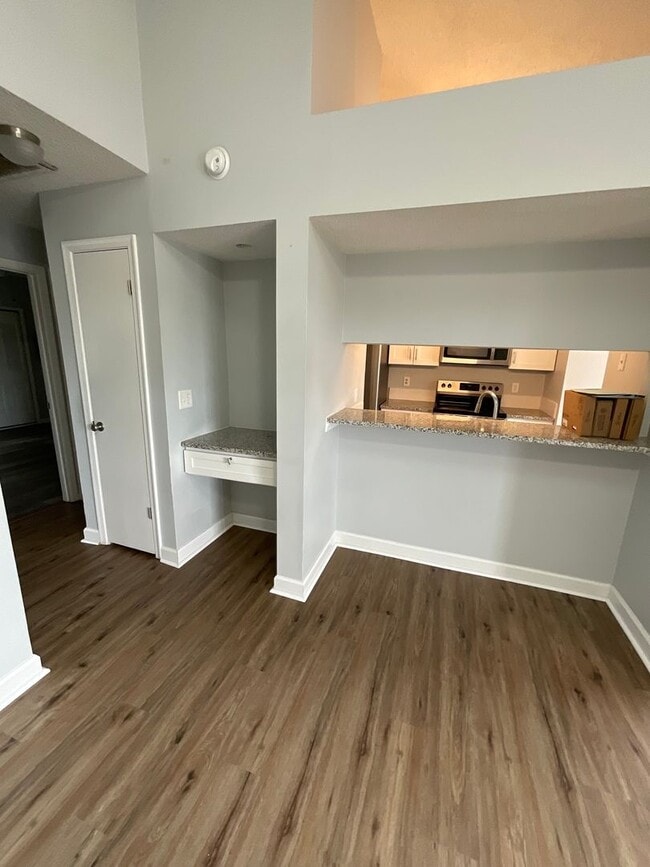 Building Photo - Charming Condo in Churchland Southwest