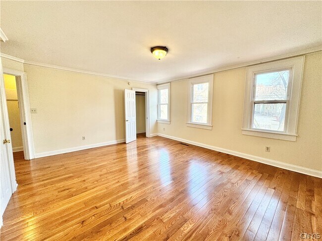 Building Photo - 314 Hawley Ave