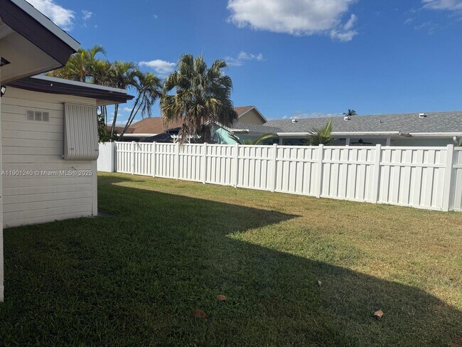 Building Photo - 11701 NW 37th Pl