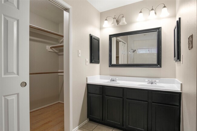 Building Photo - 9102 Reagan Meadow Ct