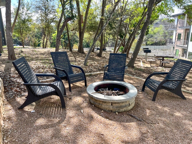 Building Photo - 3700 Clawson Rd