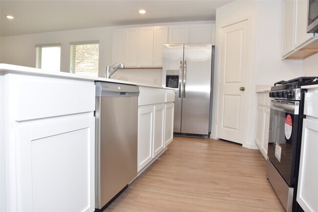 Building Photo - 5135 Sunvalley Bend Dr