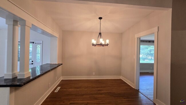 Building Photo - 204 Springdale Dr