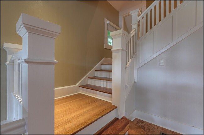 Building Photo - 1420 Hawthorne St