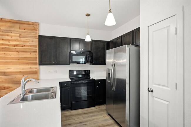 Building Photo - 1113 Cattail Ln
