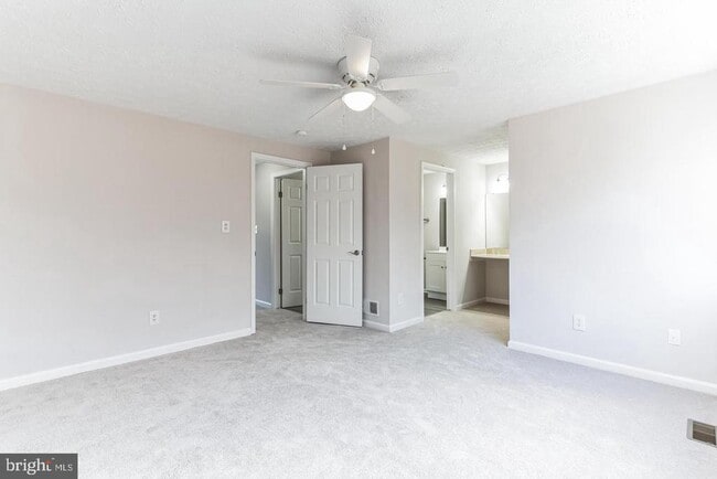 Building Photo - 304 Barksdale Pl