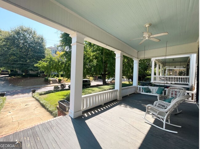 Building Photo - 305 Orange St