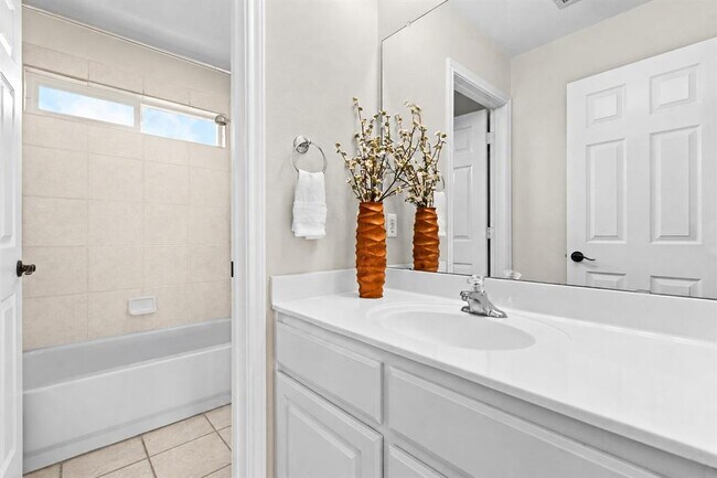 Building Photo - 1604 Tahoka Daisy Dr