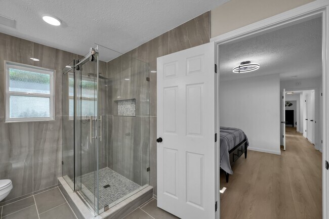 Building Photo - 28926 Twisted Oak Dr
