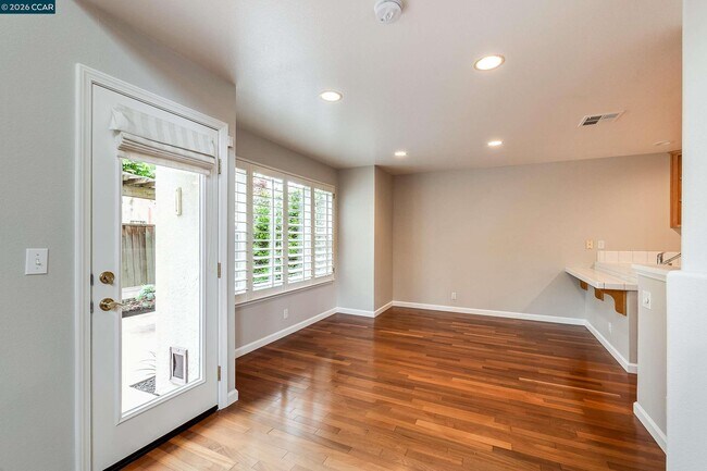 Building Photo - 435 Regal Lily Ln