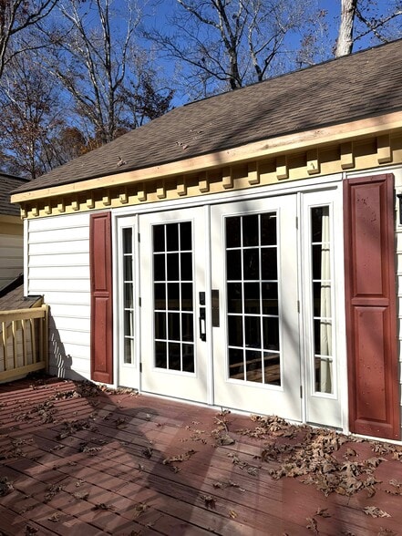 Front deck - 2721 Linden Ln