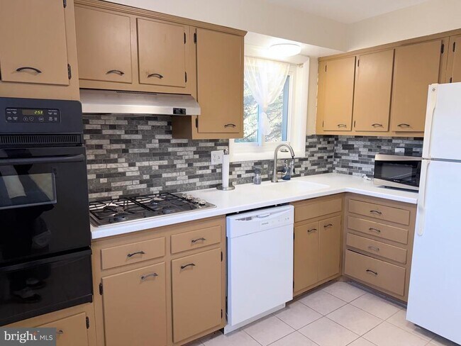 Building Photo - 4207 15th St N