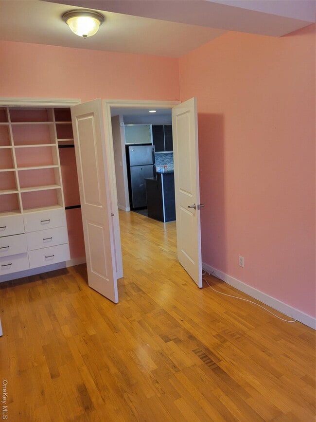 Building Photo - 143-20 Hoover Ave