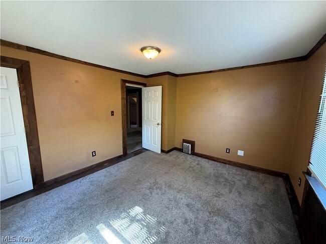 Building Photo - 1076 Ackley St