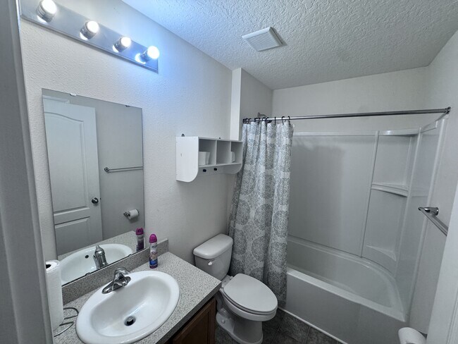 Building Photo - 15373 Bareback Dr