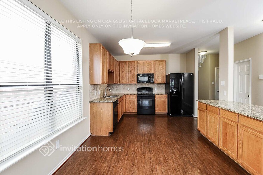 Building Photo - 5020 Raymond Dr