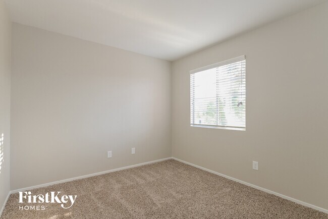 Building Photo - 5576 Summer Joy St