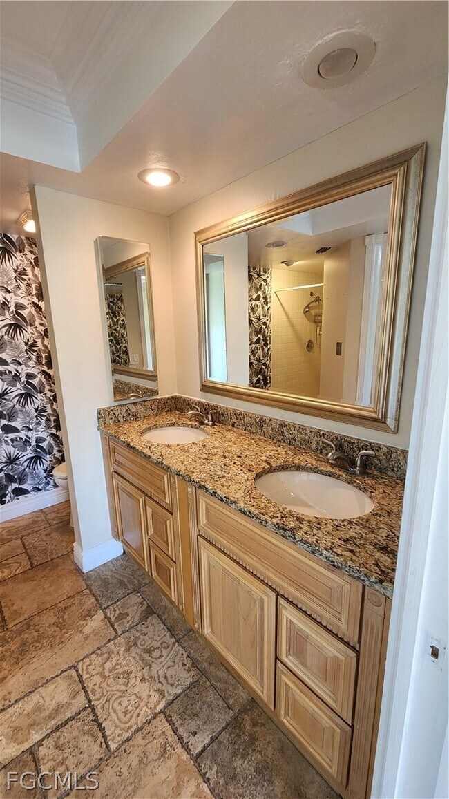 Building Photo - 6118 Montego Bay Loop