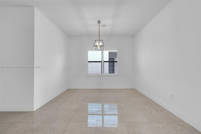 Building Photo - 4538 SW 173rd Ave