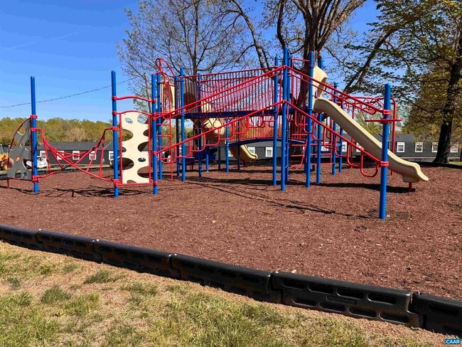 Building Photo - 210 Saponi Ln