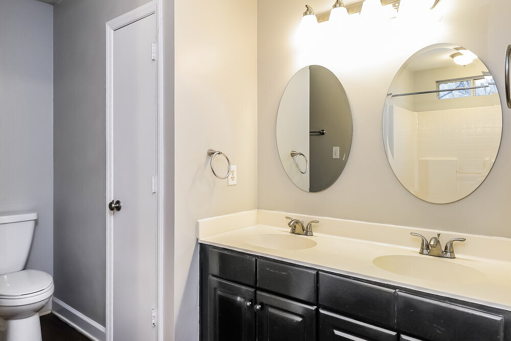 Building Photo - 12102 Kempshott Ct