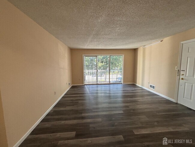 Building Photo - 279 Kempsey Dr