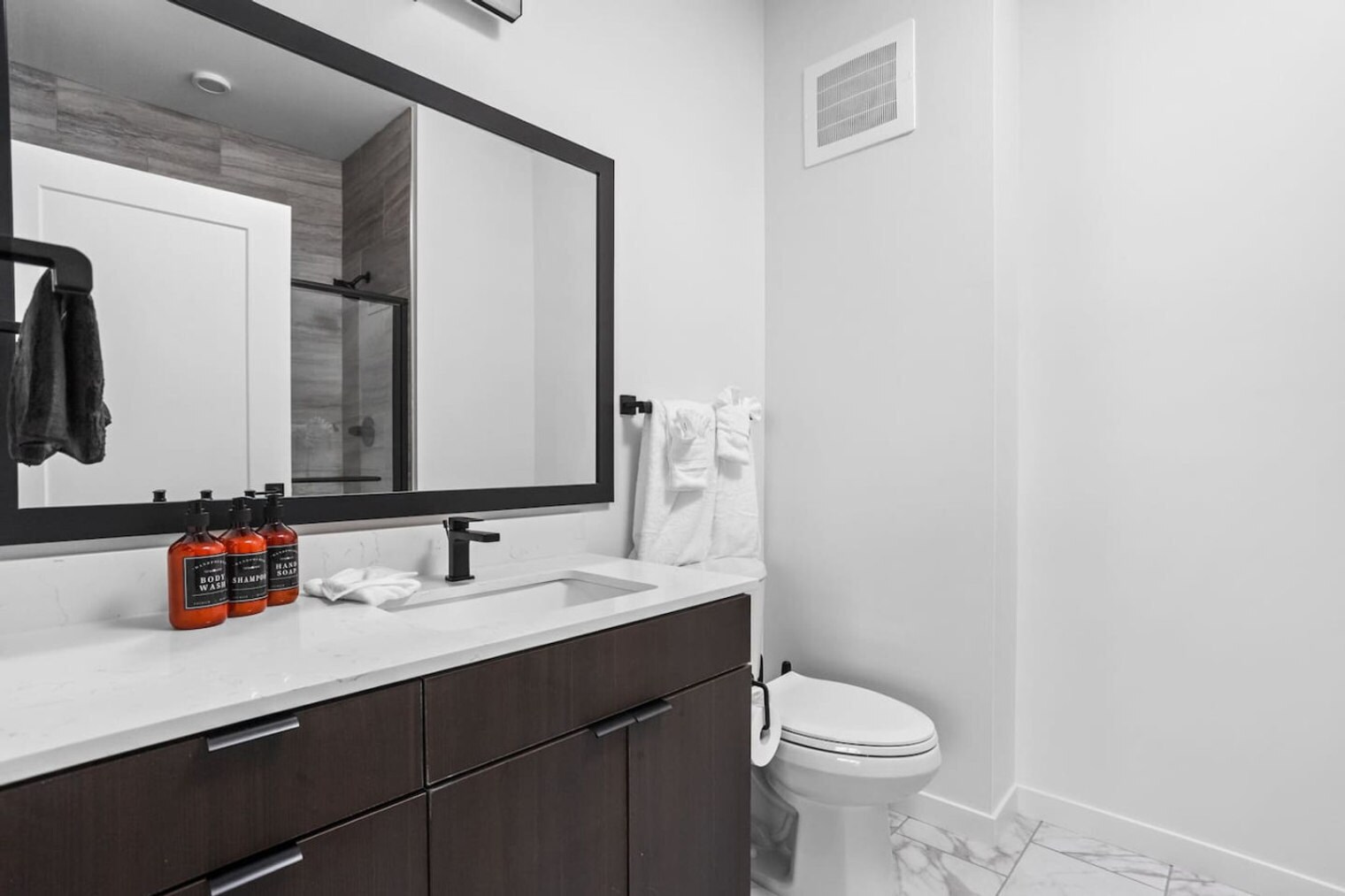 Building Photo - 421 N Pennsylvania St