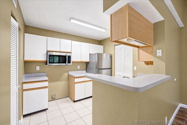 Building Photo - 4005 W McNab Rd