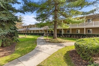 Building Photo - Birmingham Condo!