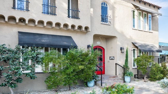 Building Photo - 1742 Flower St