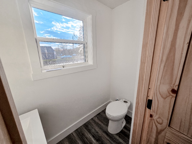 Building Photo - 116 Ivy Trce