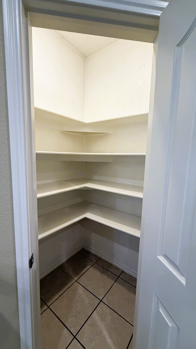 Building Photo - 507 Mesa Ridge Ct