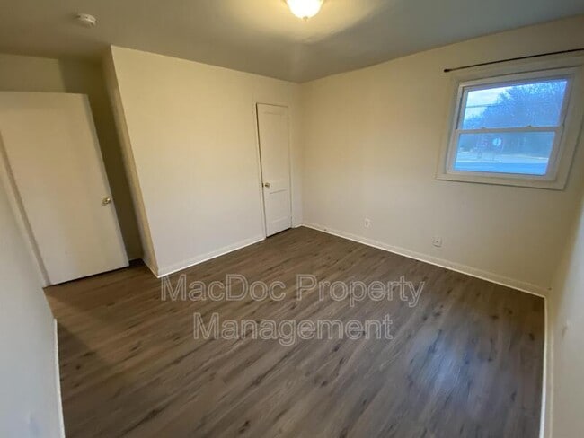 Building Photo - 1804 Airport Ave