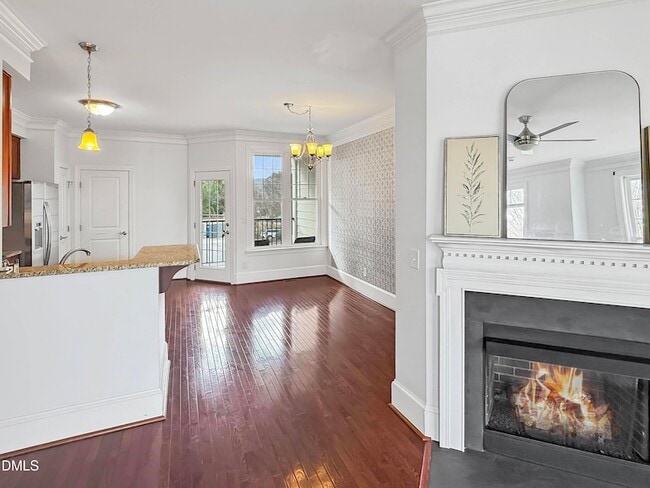 Building Photo - 184 Finsbury St