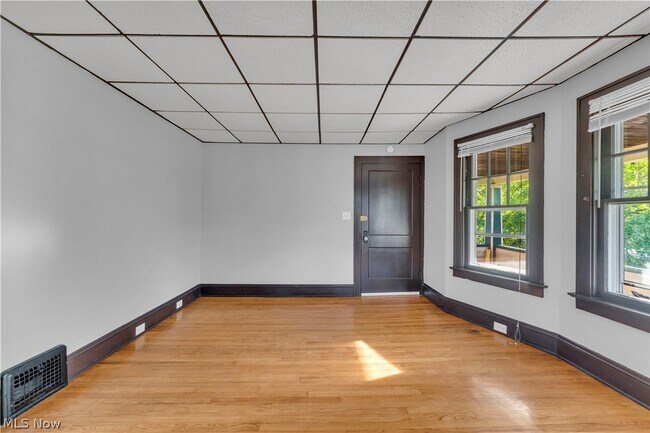 Building Photo - 1347 Marlowe Ave