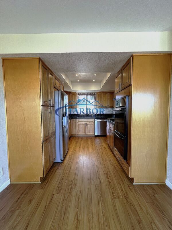 Building Photo - 1166 W 22nd St