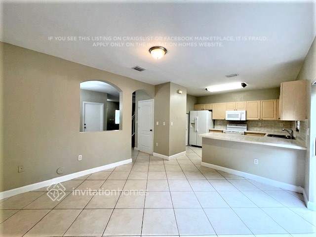 Building Photo - 14848 SW 9th Ln