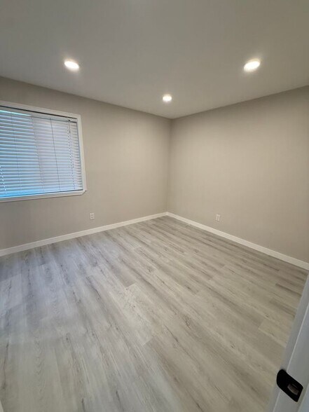 Building Photo - 2055 Sierra Rd
